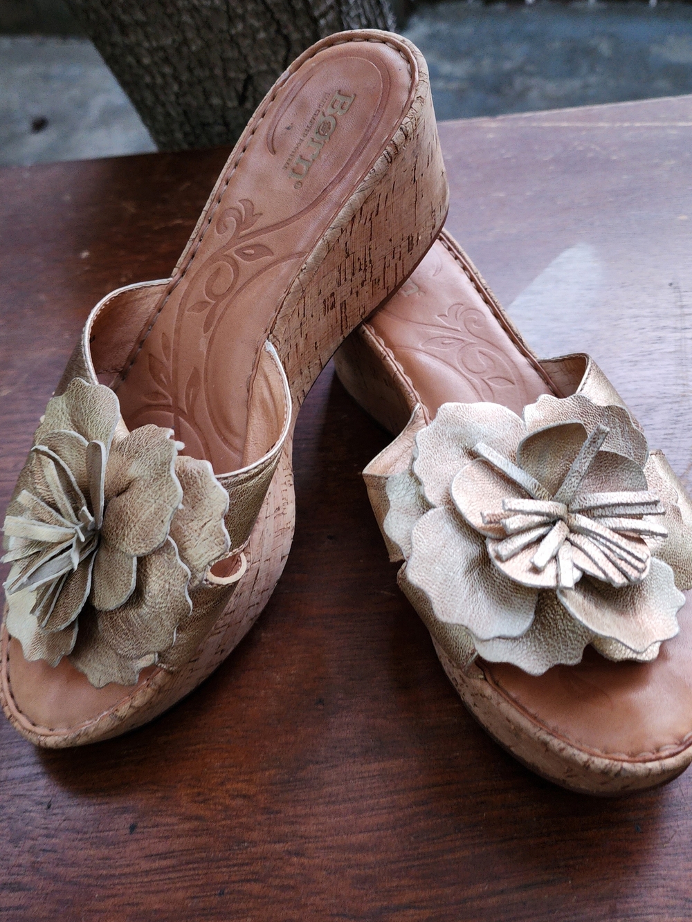 Børn Metallic Gold Leather Floral Cork Wedge Sandals Slides [9]
